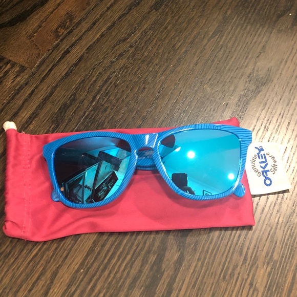 Oakley Accessories - Oakley Sunglasses